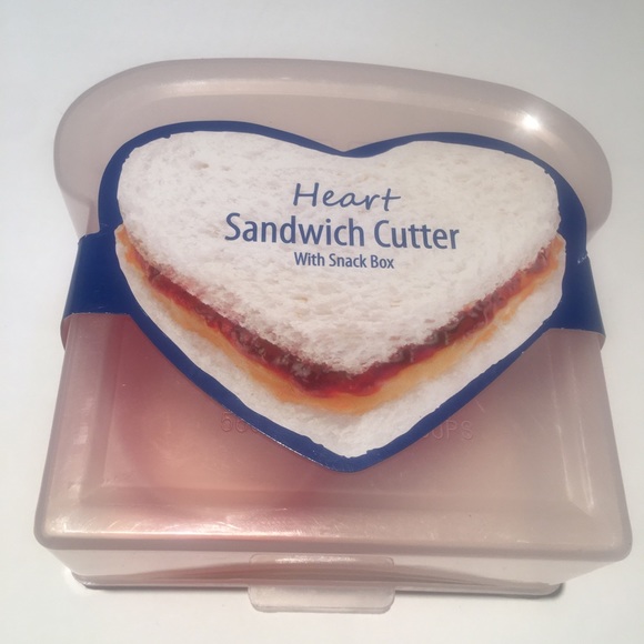 NWT Sandwich container & heart cutter - Picture 11 of 14